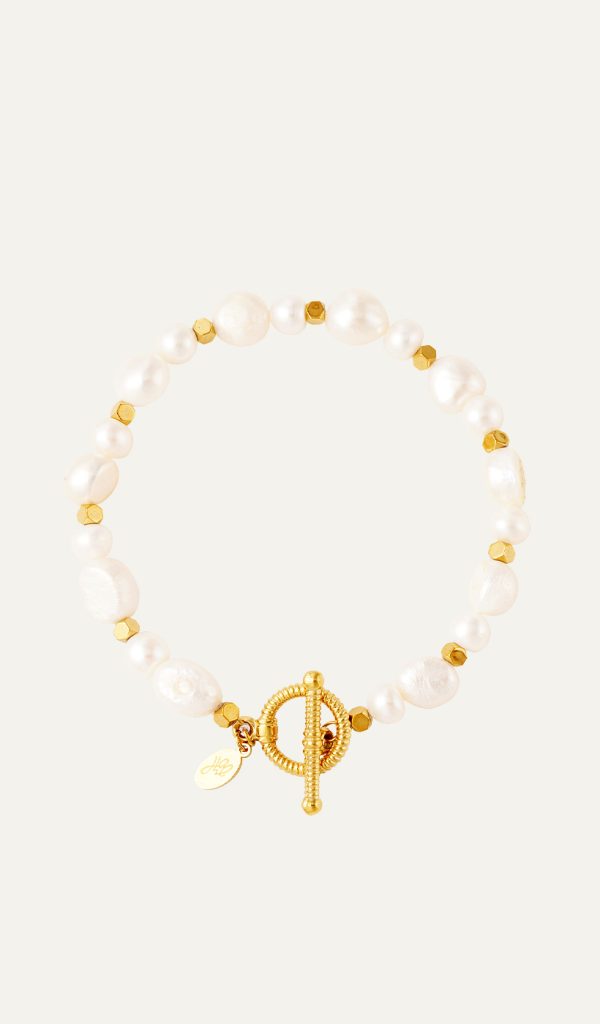 Pearl connection bracelet